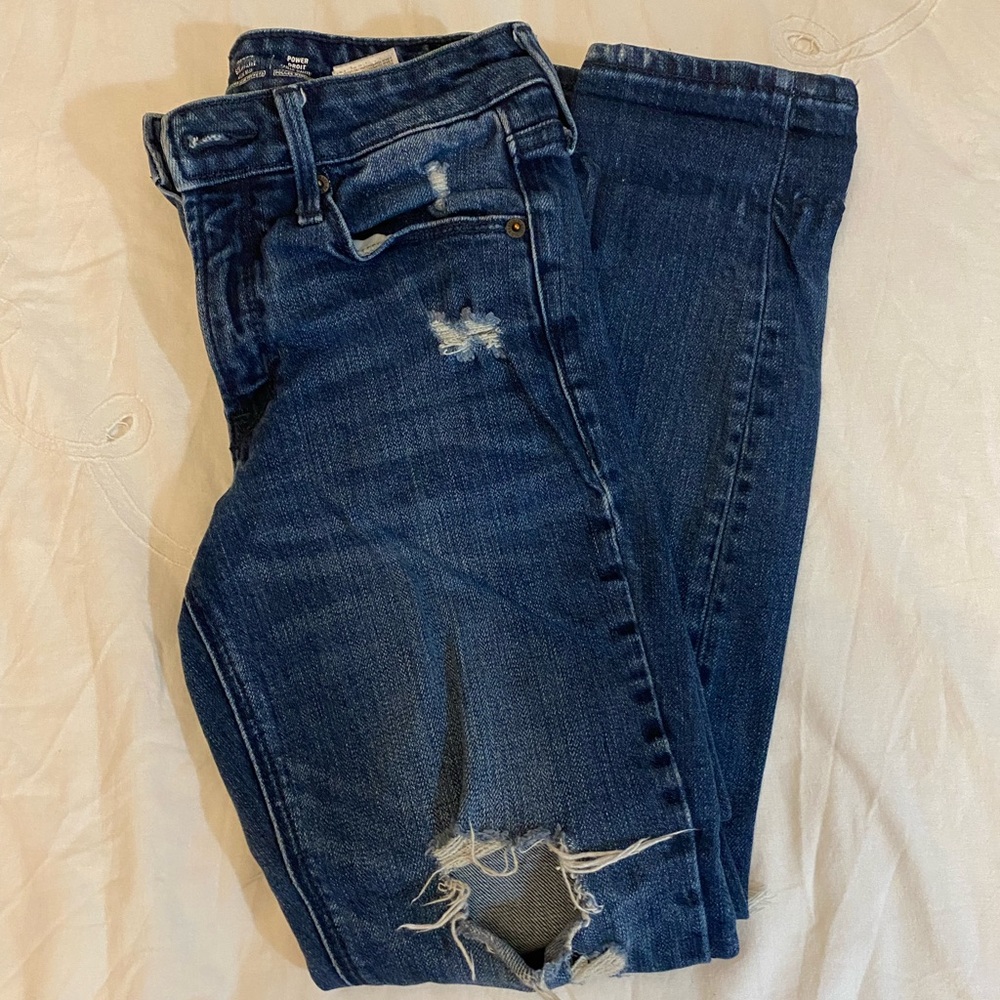 Stylish Blue Distressed Women Jeans